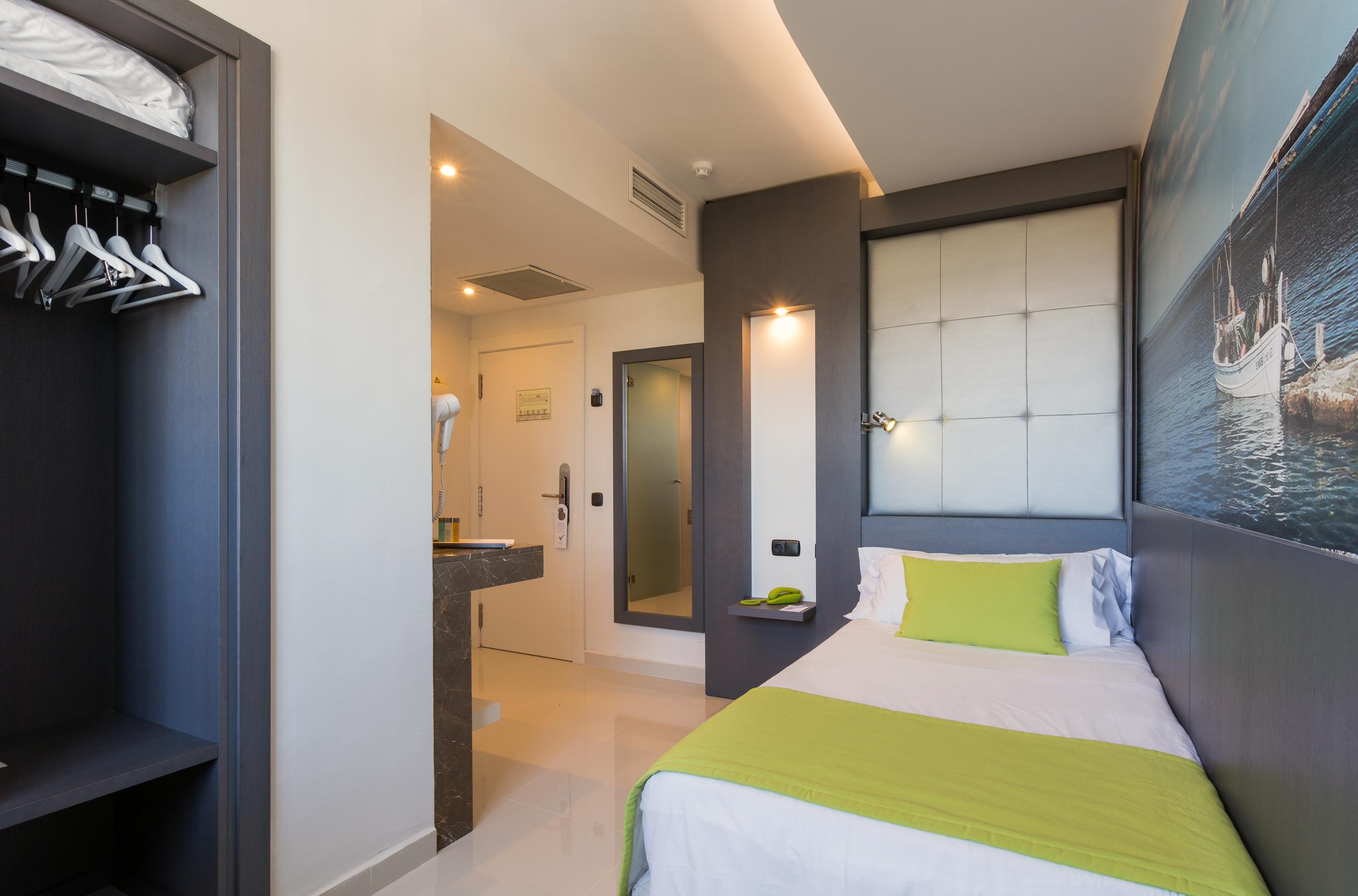 The Ibiza Twiins - 4* Sup Hotel Playa d'en Bossa Luaran gambar