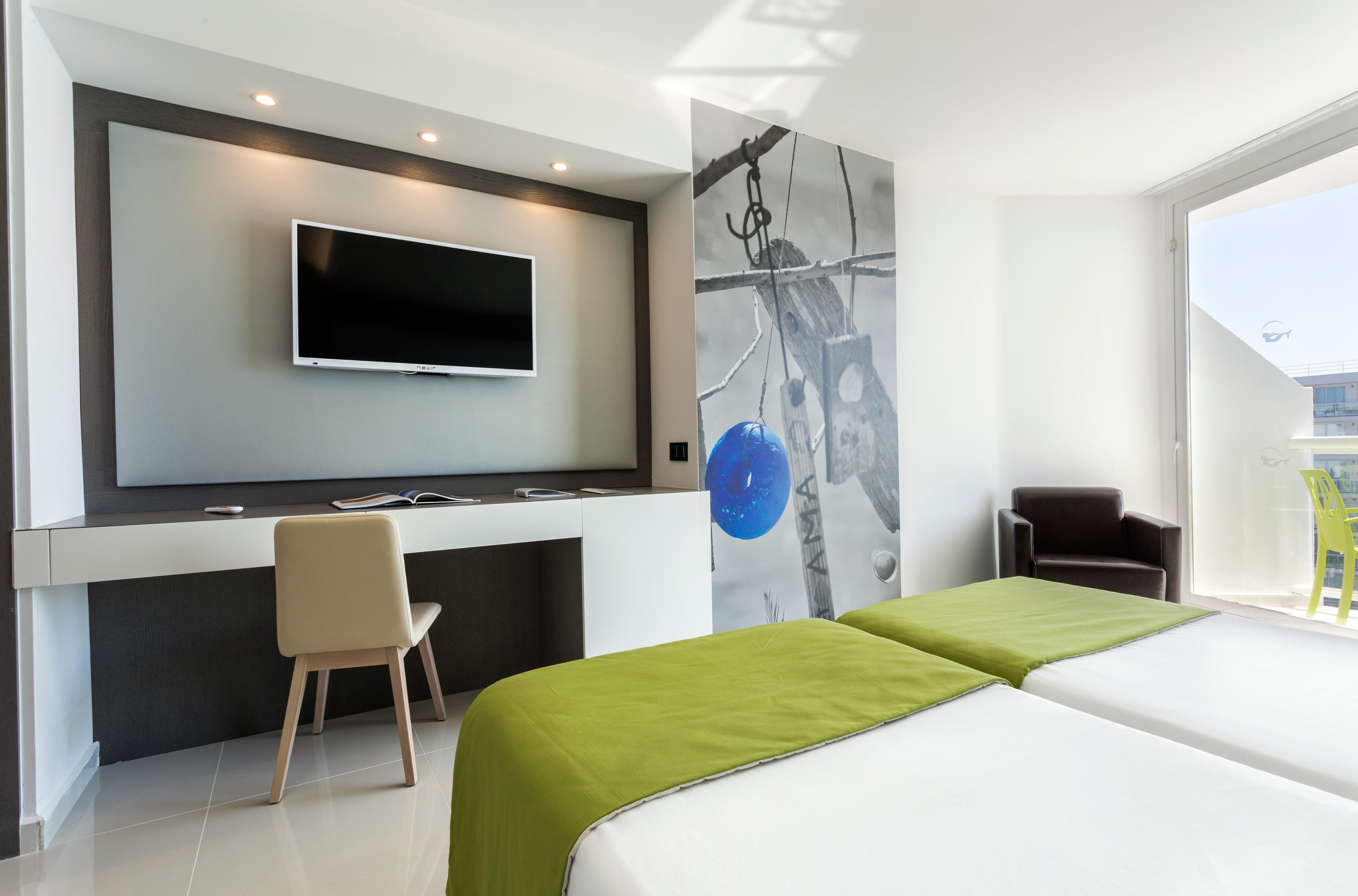 The Ibiza Twiins - 4* Sup Hotel Playa d'en Bossa Bilik gambar