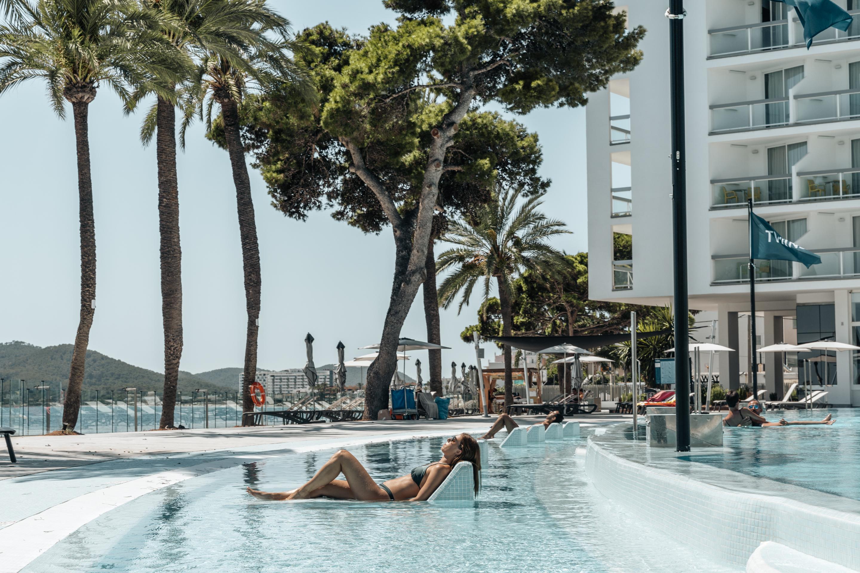 The Ibiza Twiins - 4* Sup Hotel Playa d'en Bossa Luaran gambar
